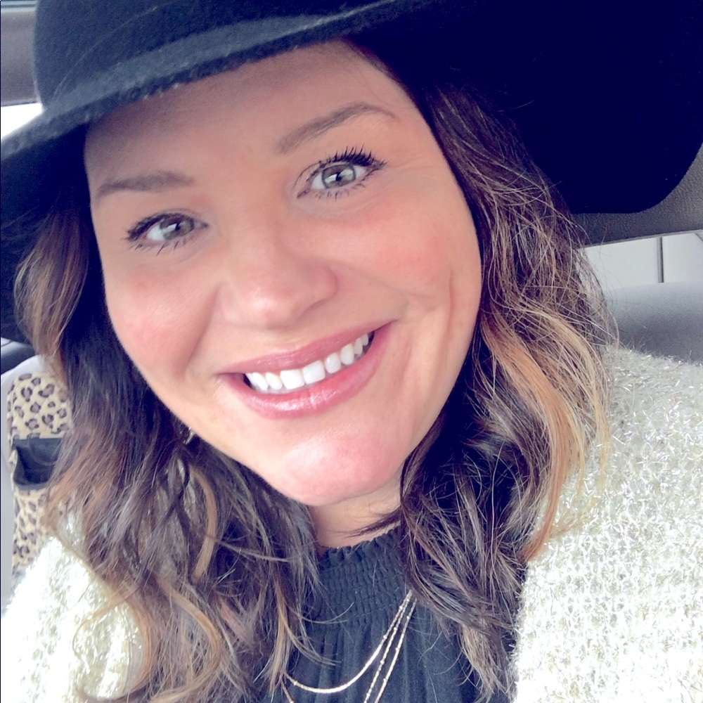 Meet your Posher, Jennifer